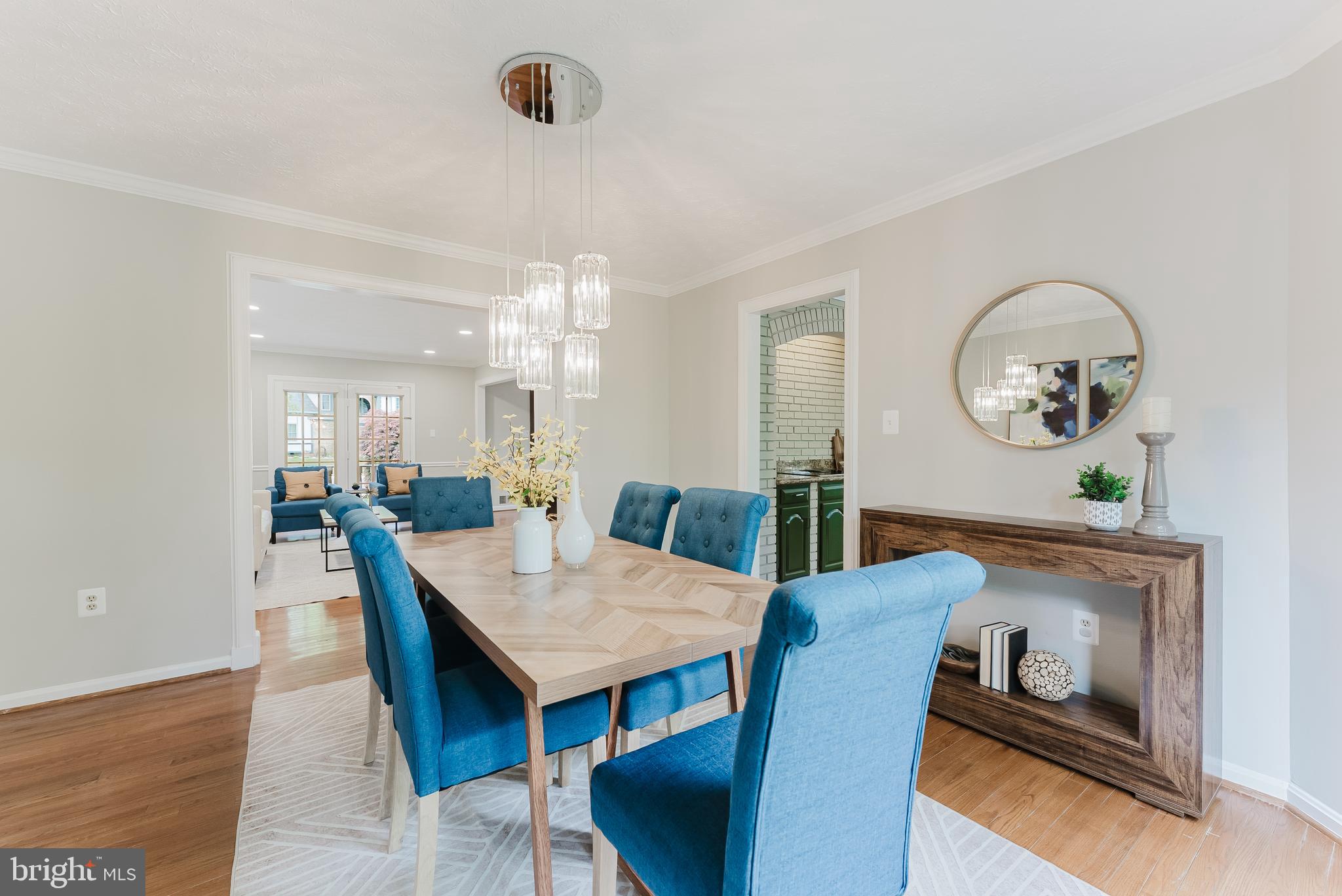 WOODED GLEN - Residential