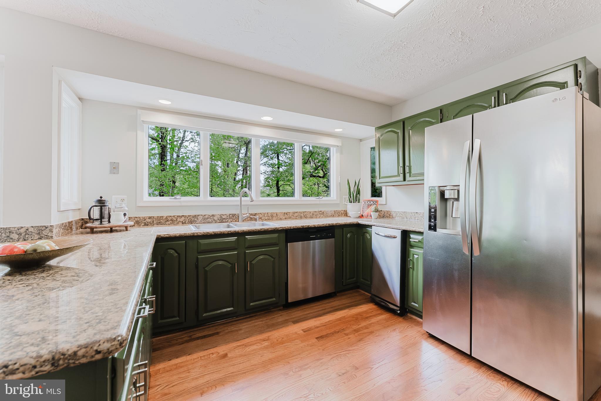 WOODED GLEN - Residential