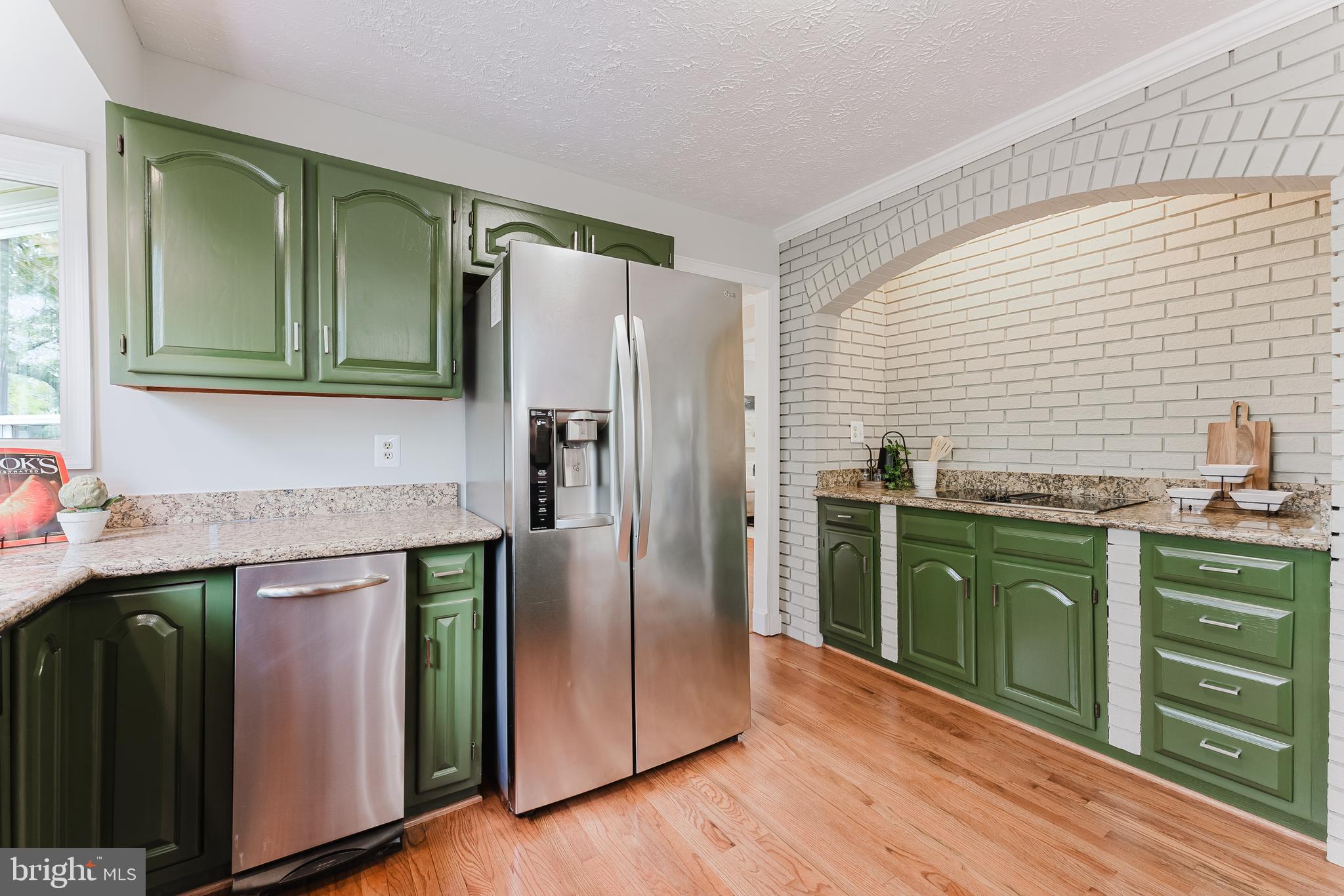 WOODED GLEN - Residential