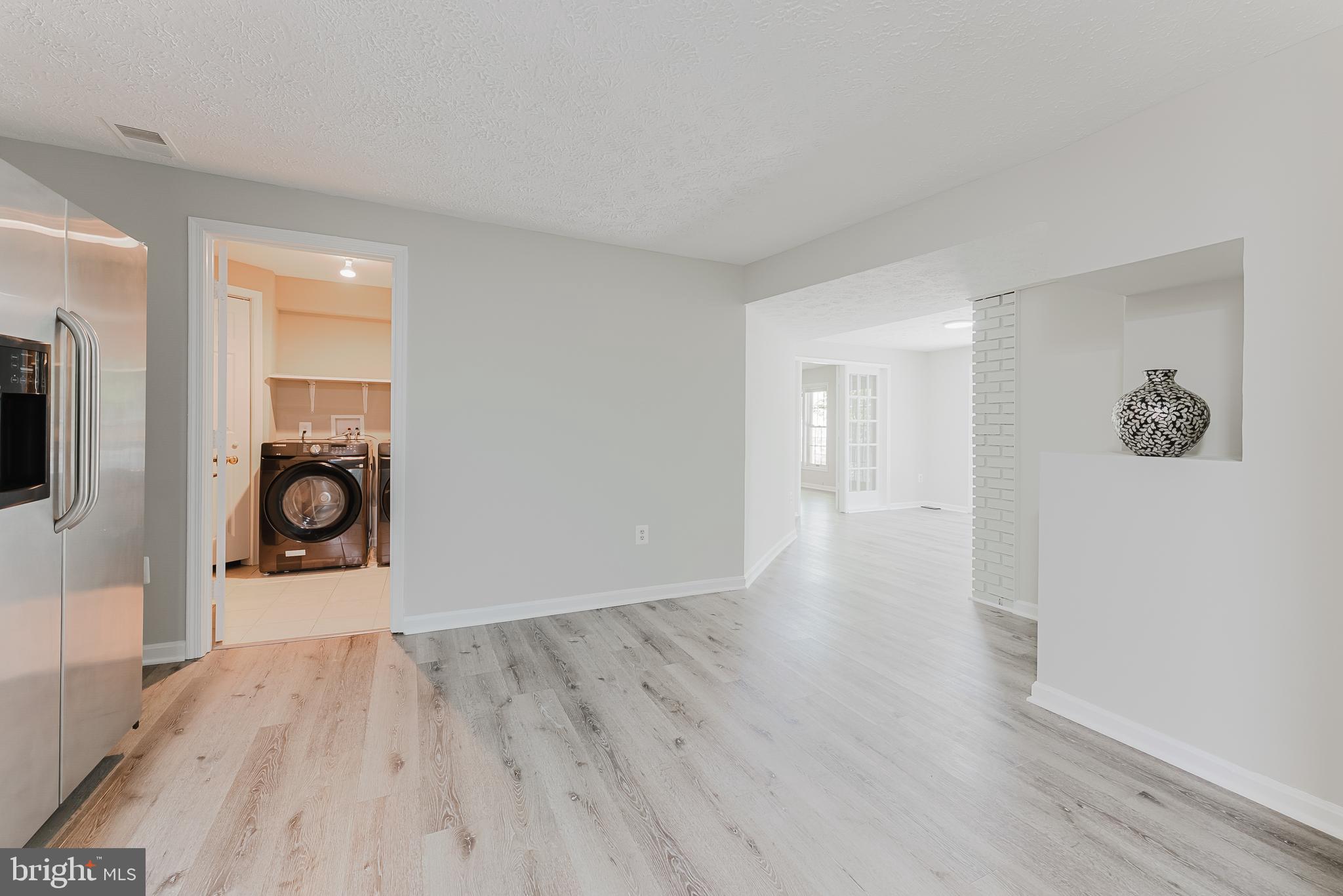 WOODED GLEN - Residential