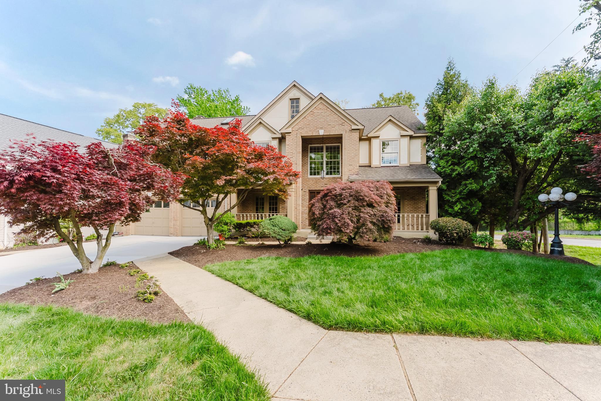 WOODED GLEN - Residential
