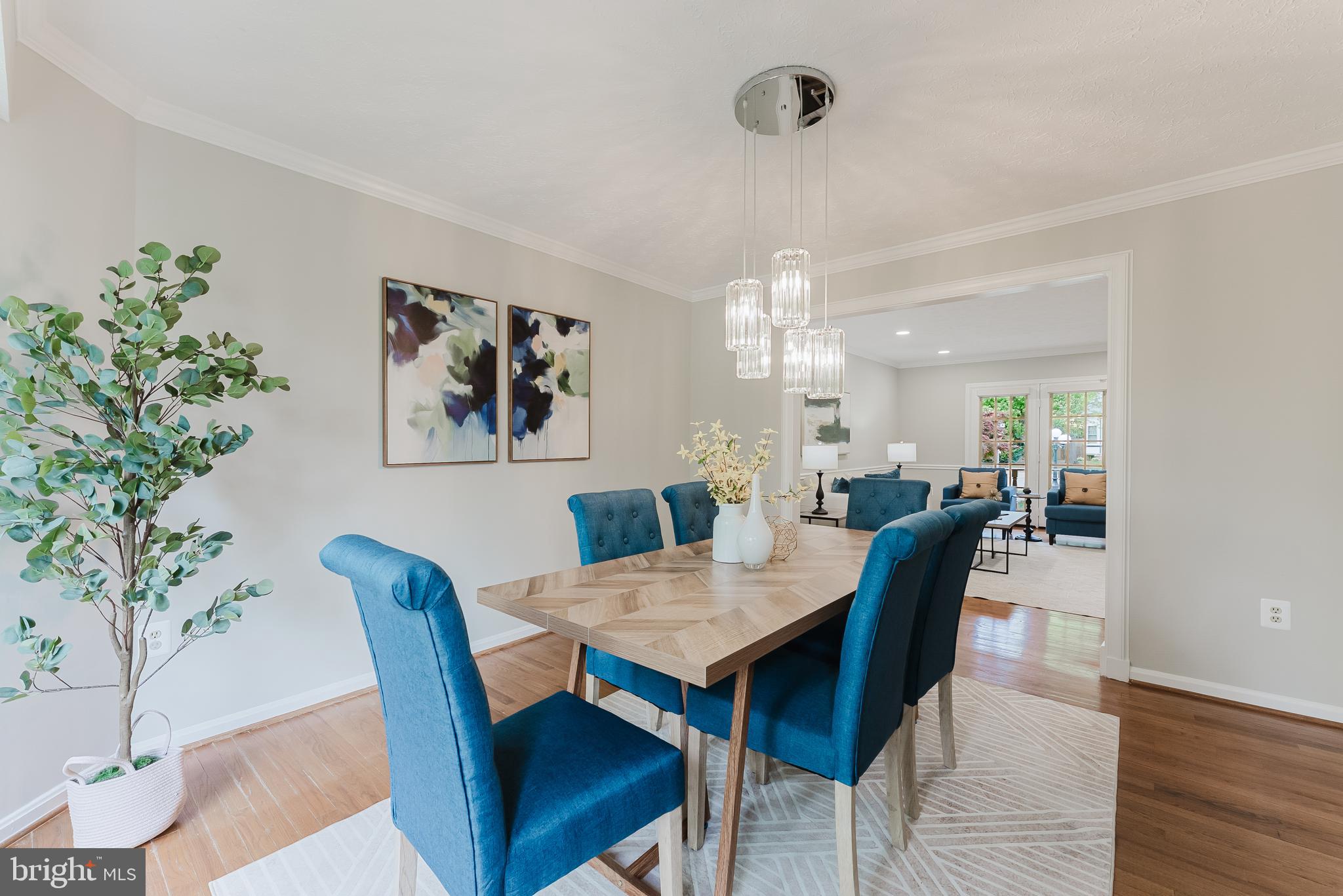 WOODED GLEN - Residential