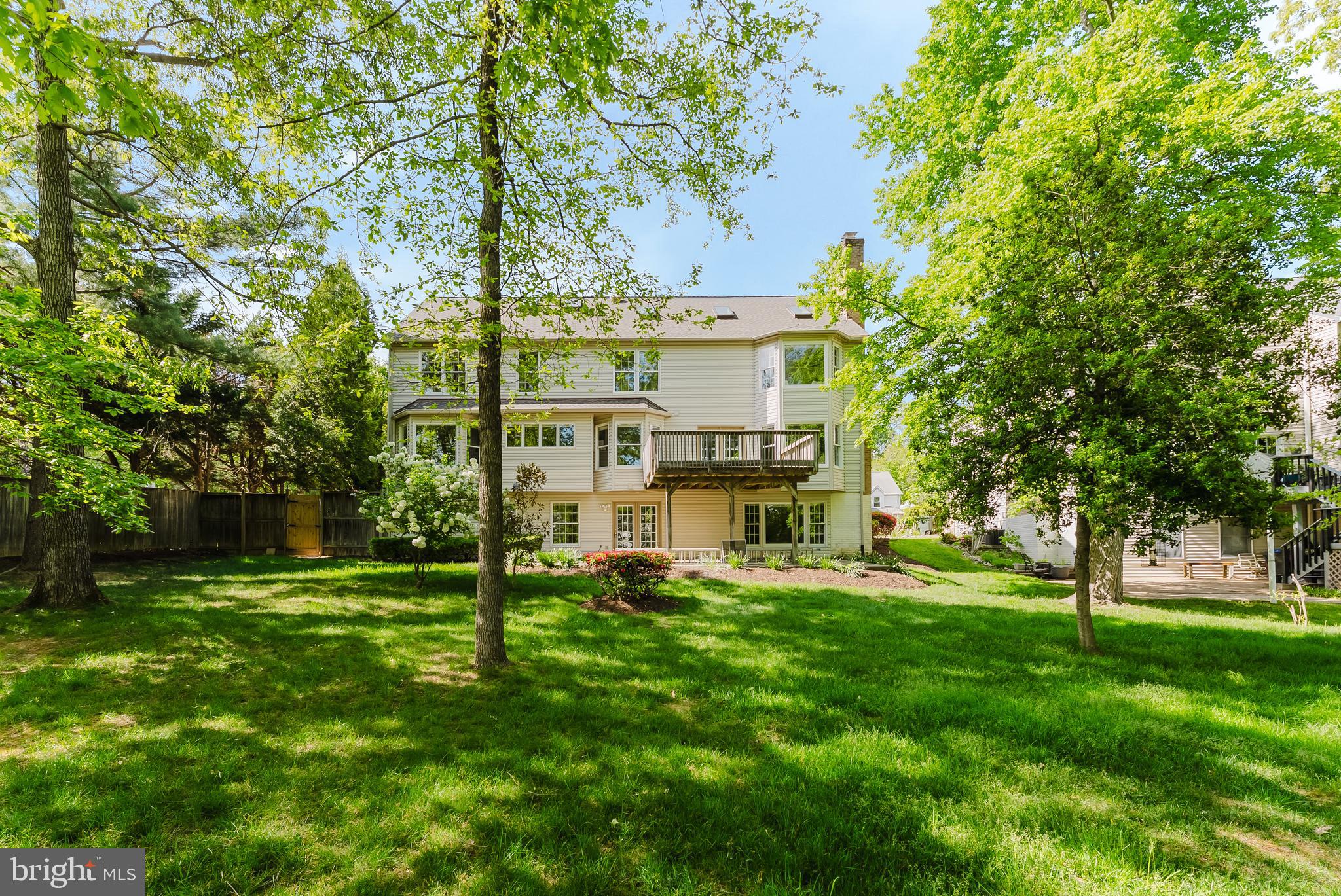 WOODED GLEN - Residential