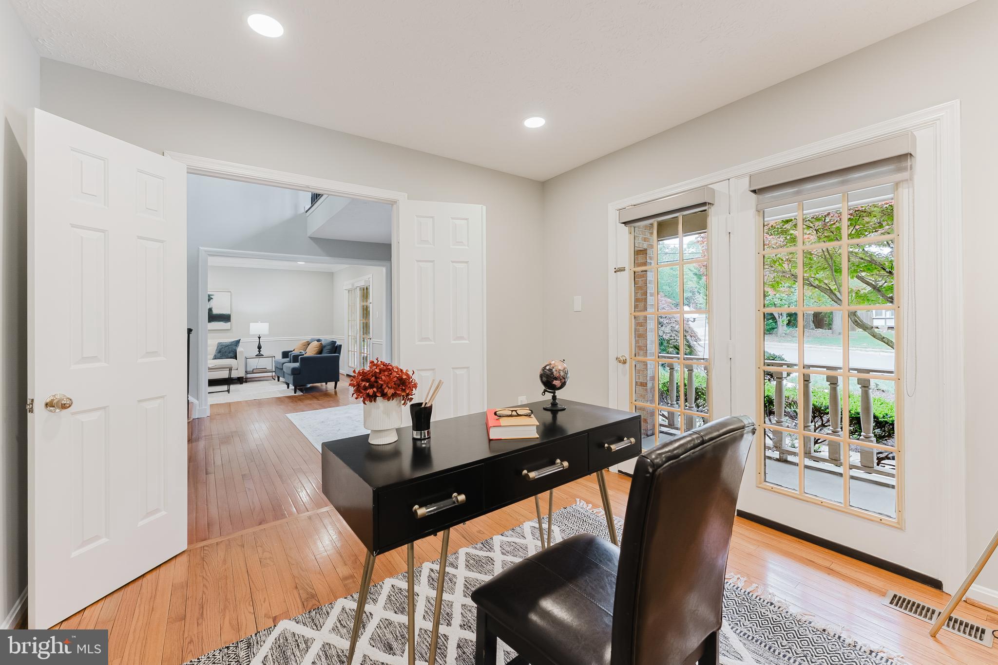 WOODED GLEN - Residential