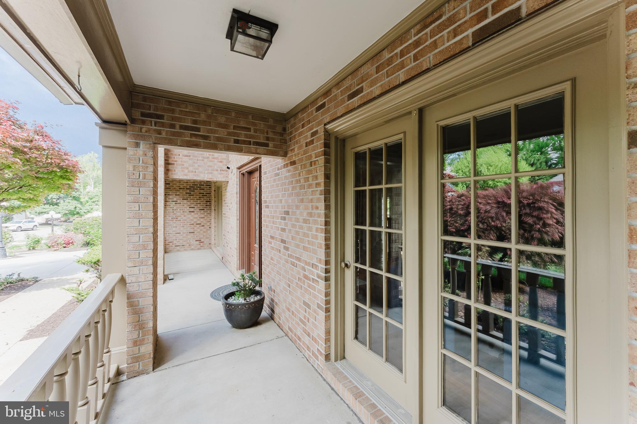 WOODED GLEN - Residential