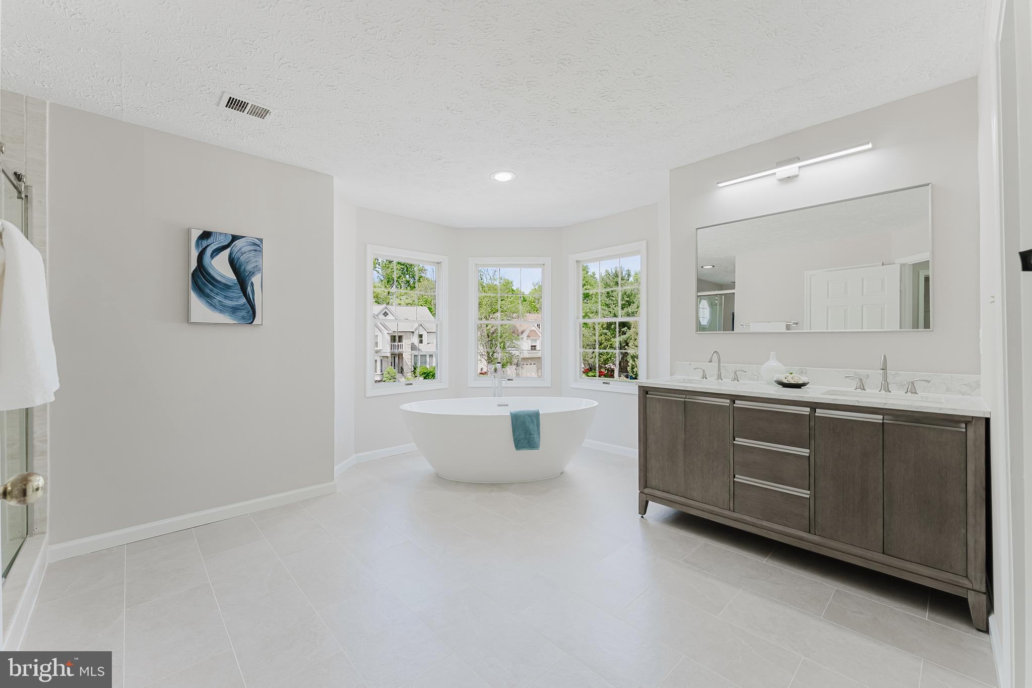 WOODED GLEN - Residential