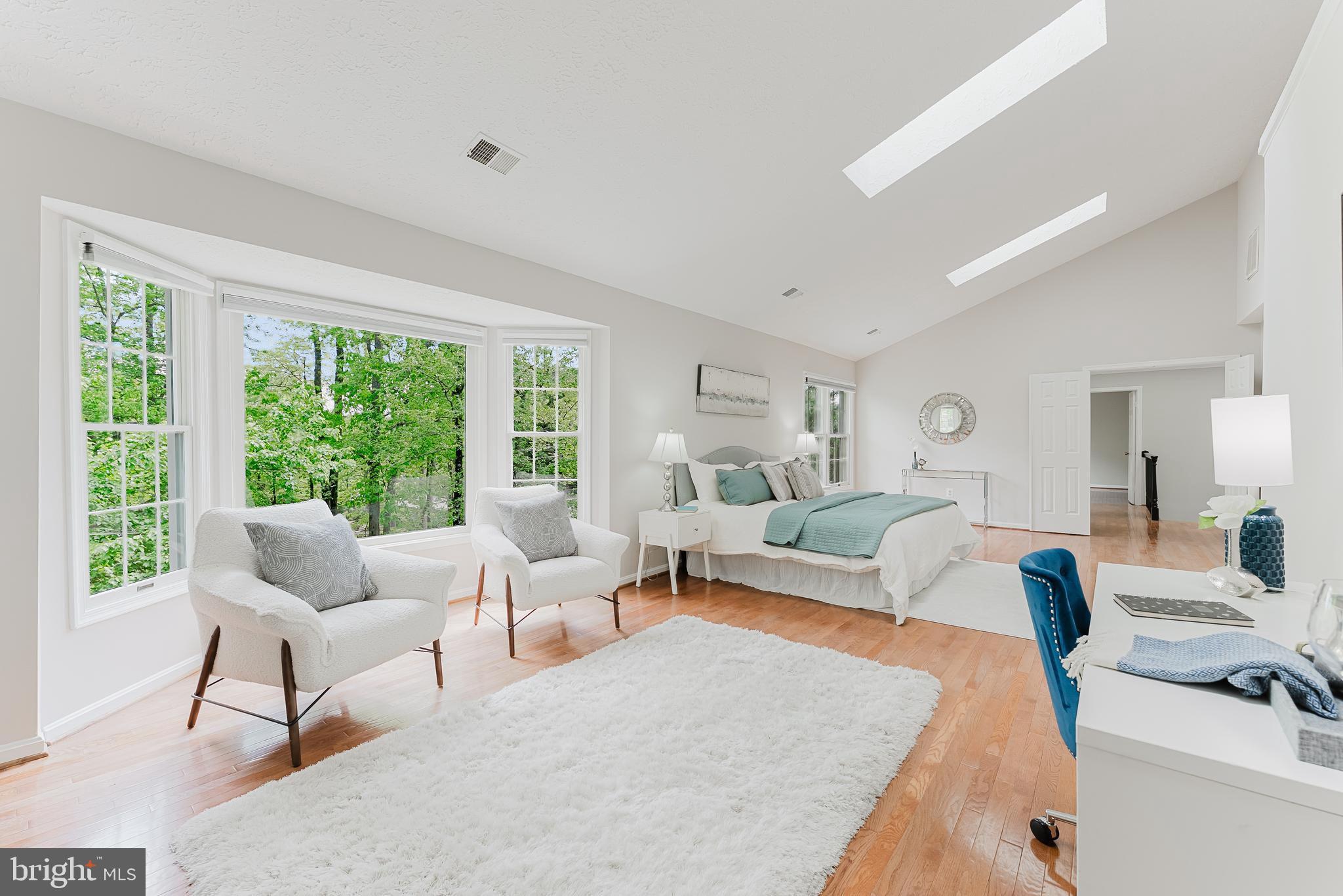 WOODED GLEN - Residential