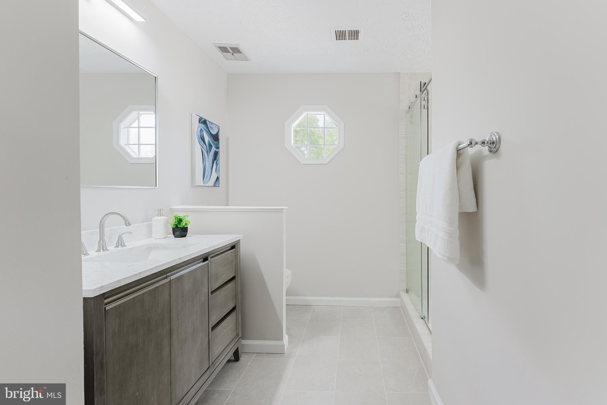 WOODED GLEN - Residential