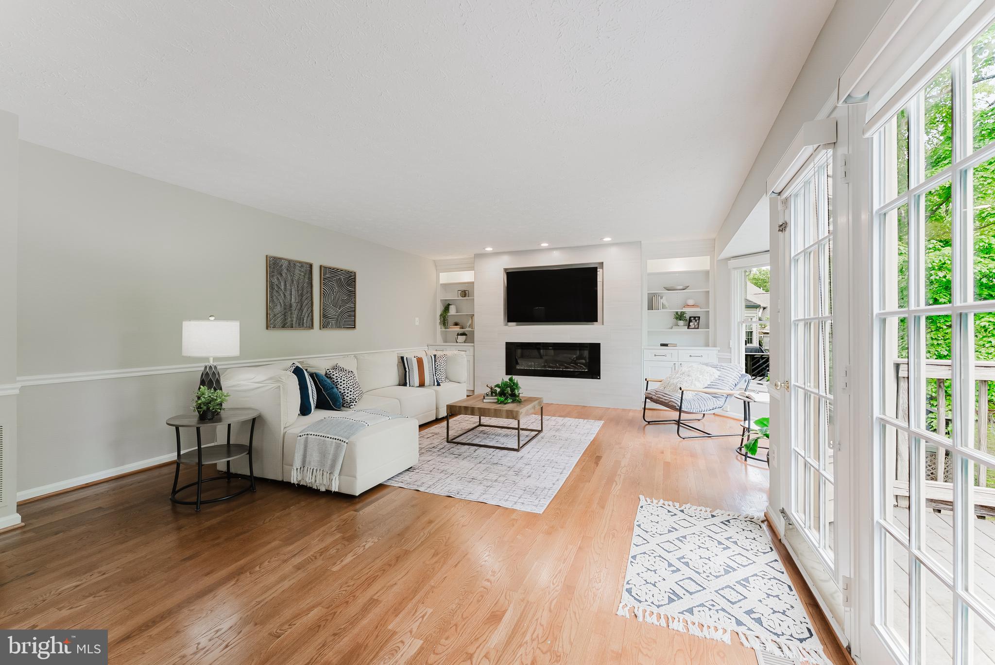 WOODED GLEN - Residential