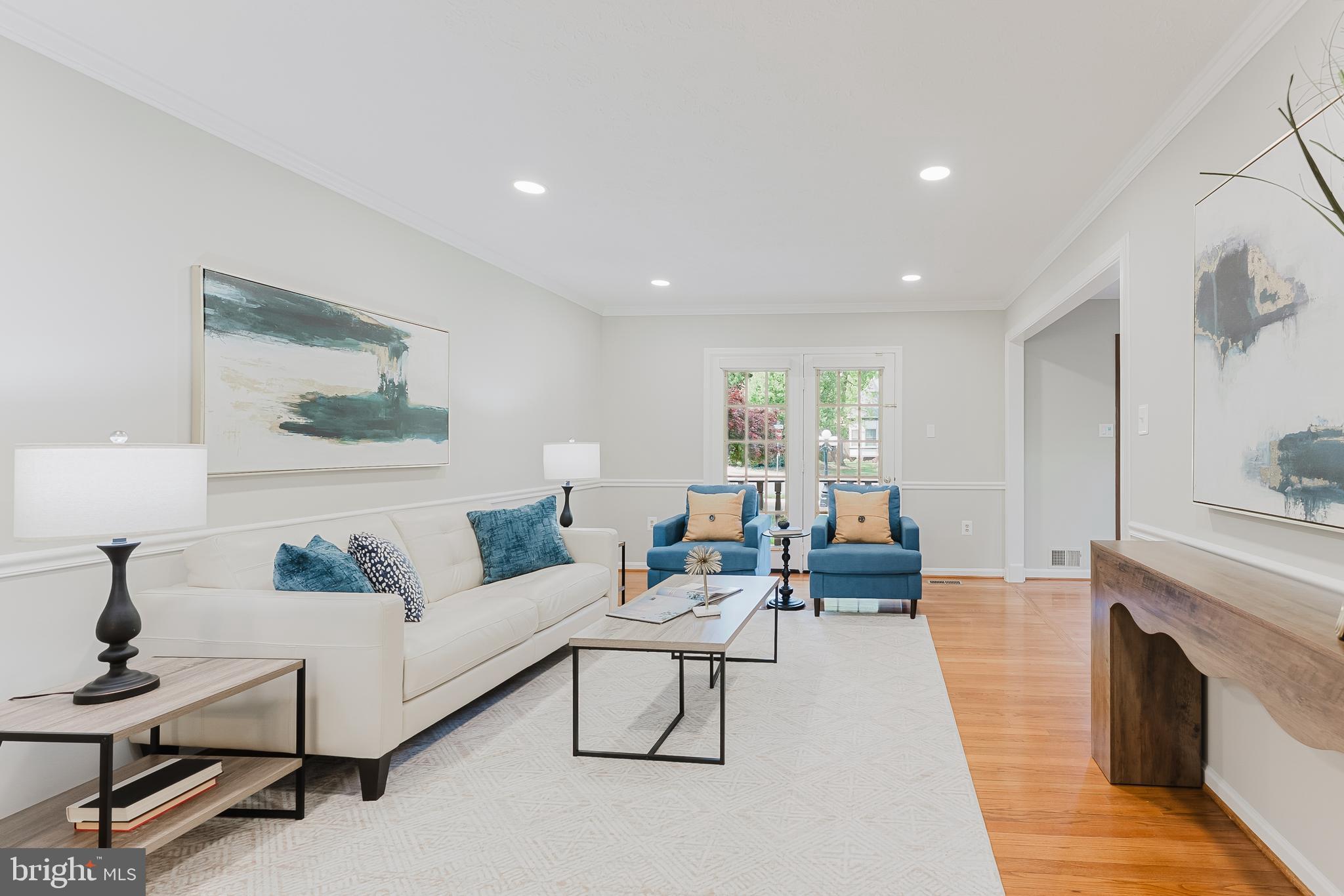 WOODED GLEN - Residential