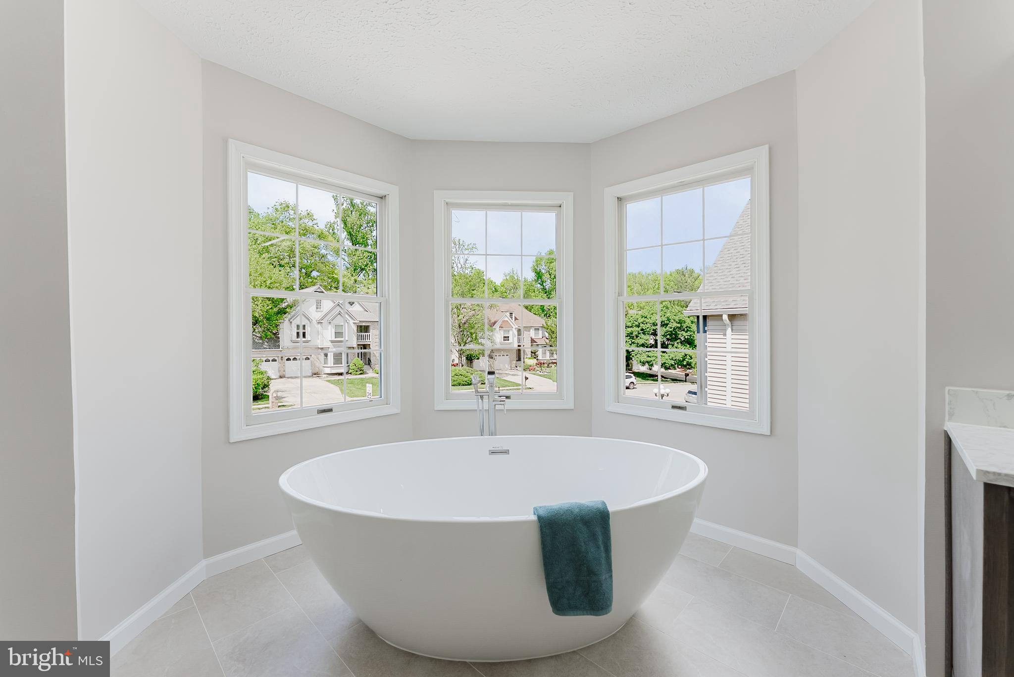 WOODED GLEN - Residential