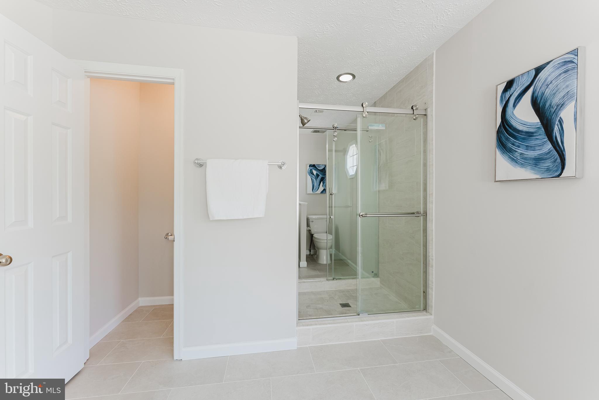 WOODED GLEN - Residential