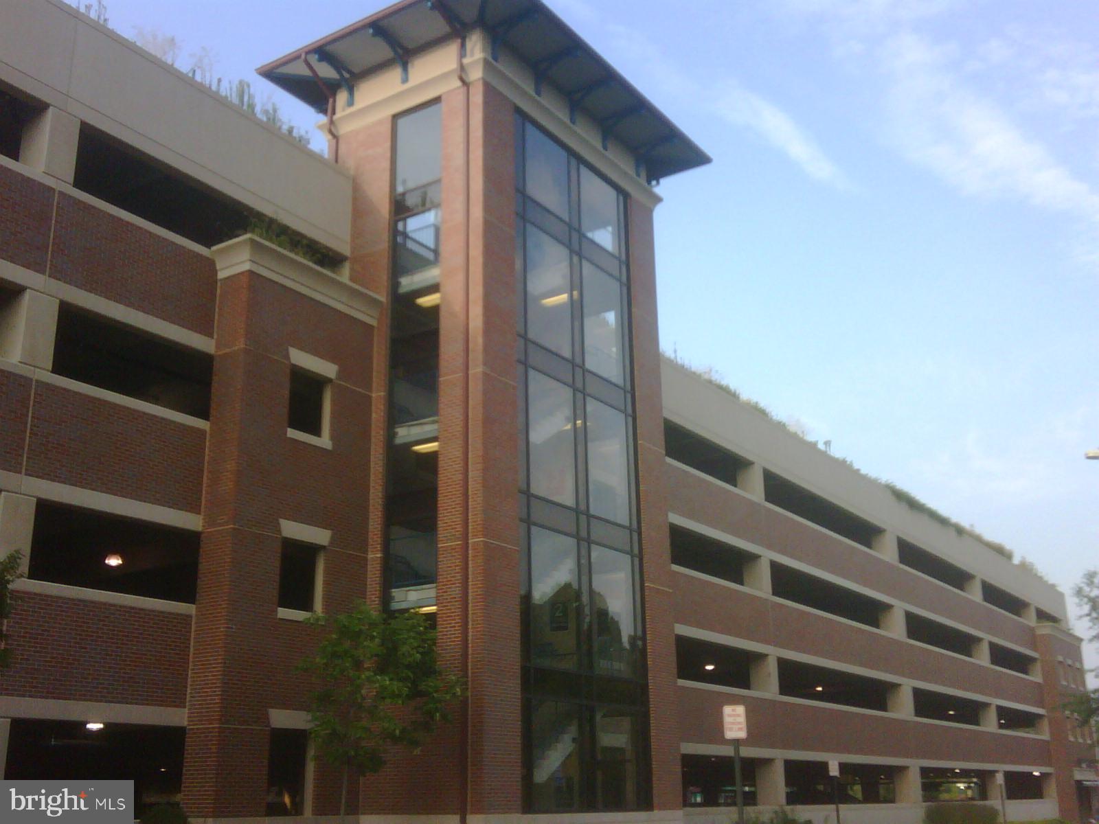 WOODED GLEN - Residential