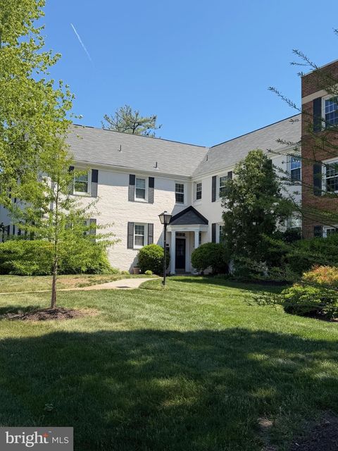 Photo of 1301 S Walter Reed Dr #1102, ARLINGTON, VA 22204 (MLS # VAAR2072776)