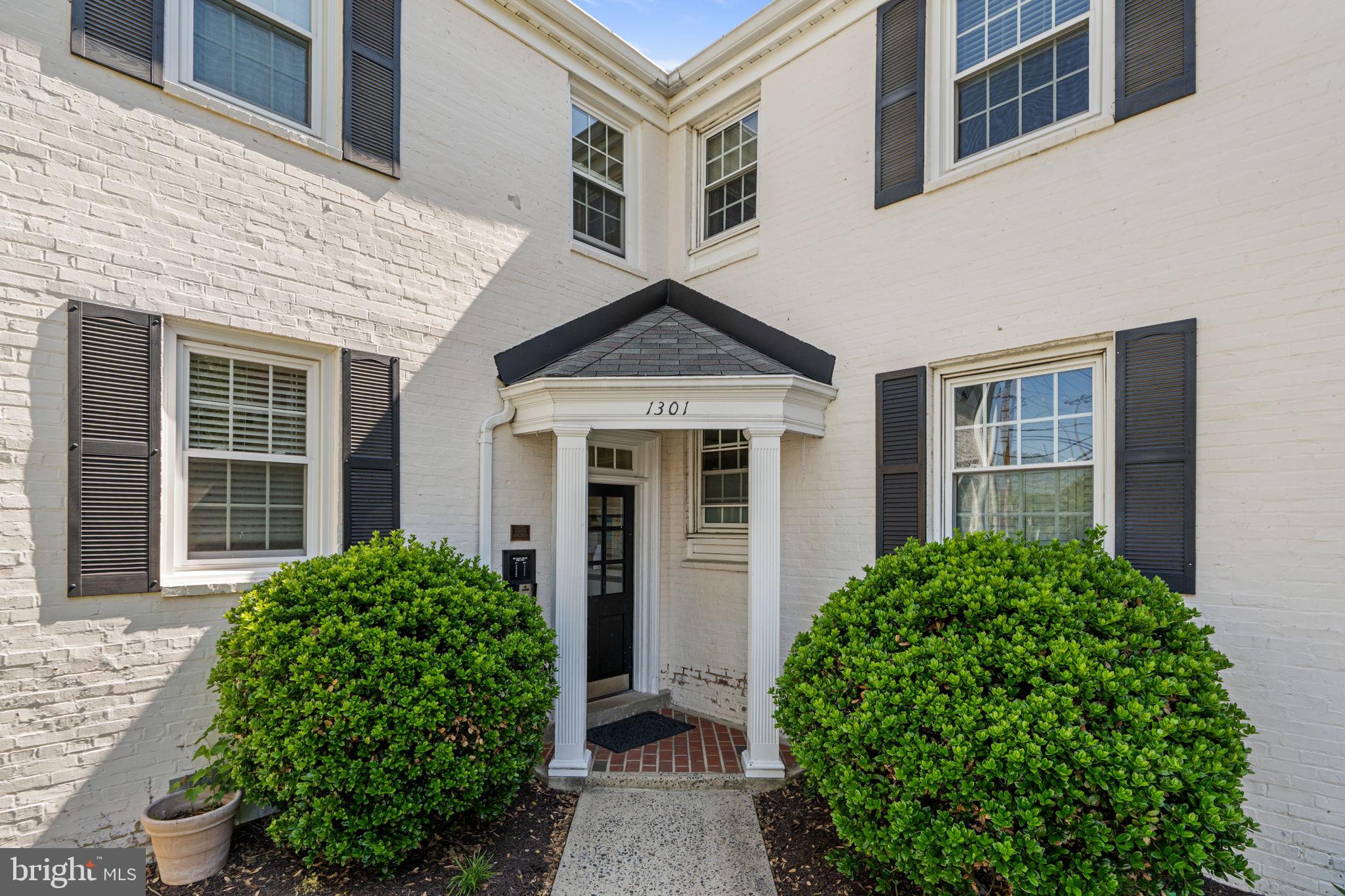 1301 S WALTER REED 1102