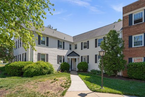 Photo of 1301 S Walter Reed Dr #1102, ARLINGTON, VA 22204 (MLS # VAAR2072776)
