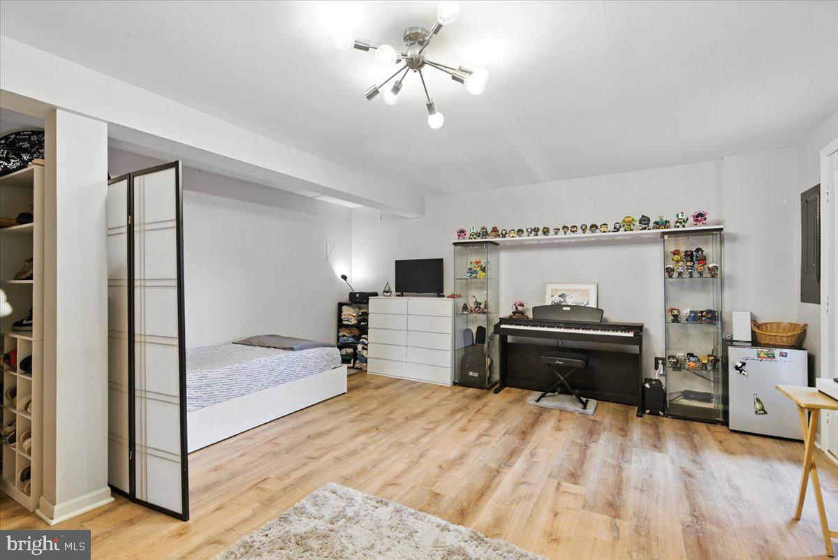 ASHBURN VILLAGE - Residential