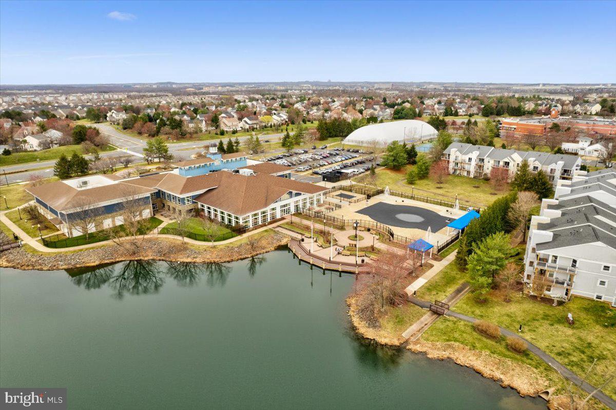 ASHBURN VILLAGE - Residential