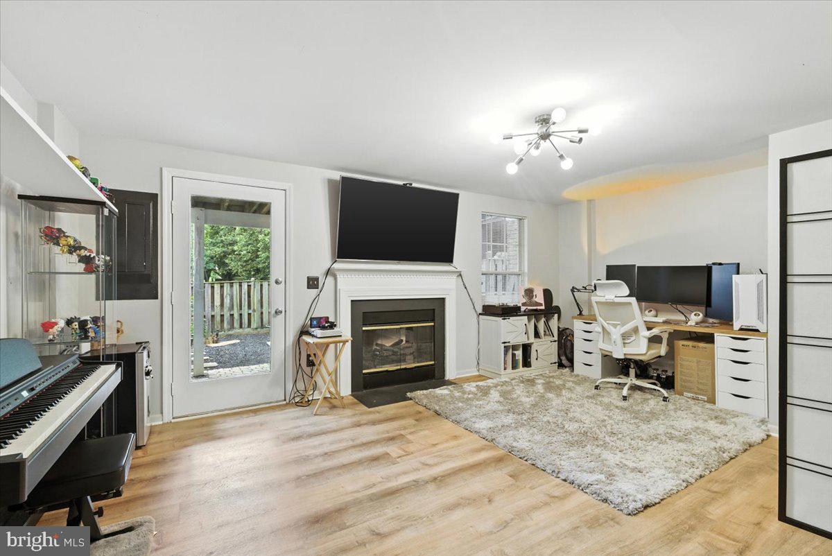 ASHBURN VILLAGE - Residential