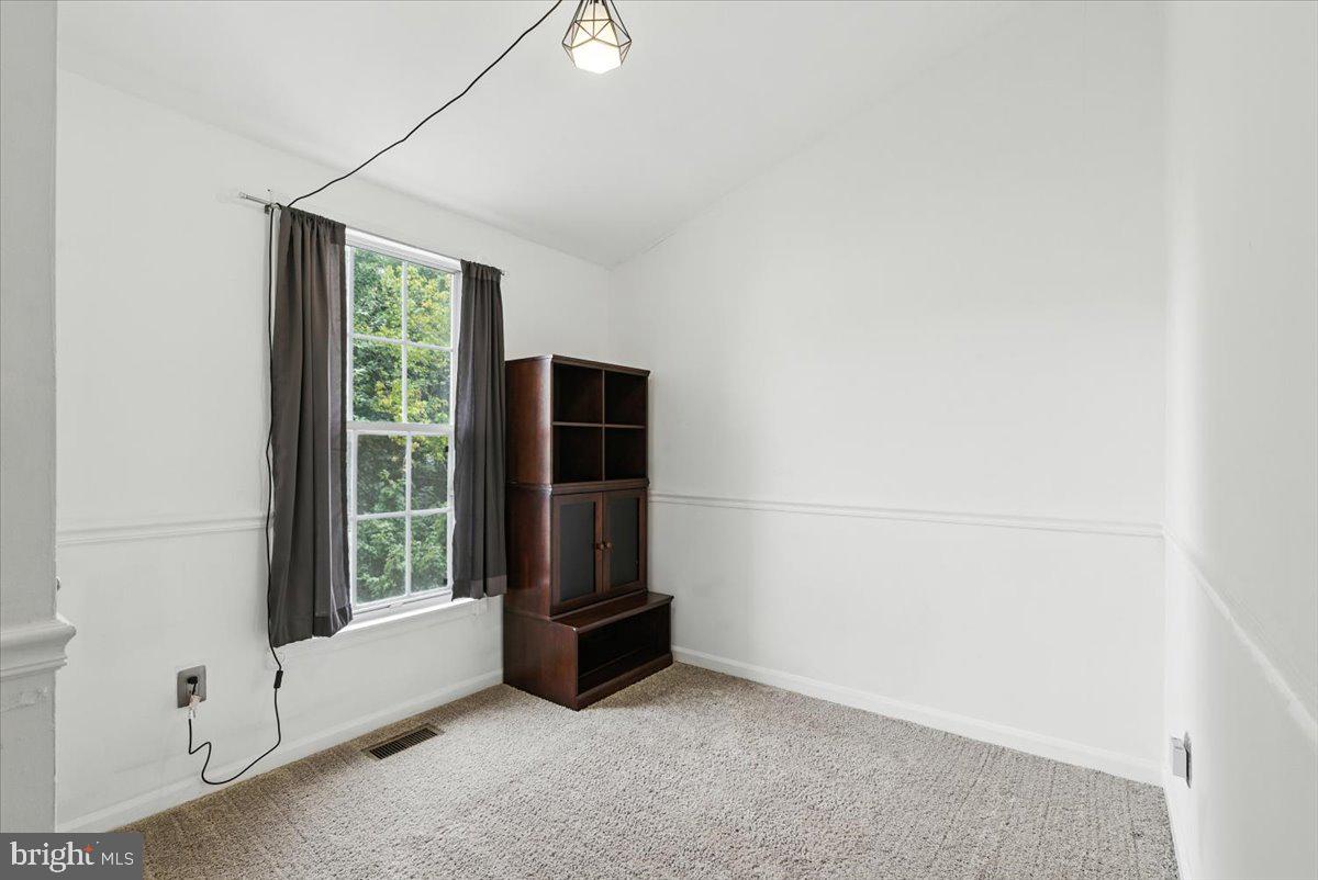 ASHBURN VILLAGE - Residential