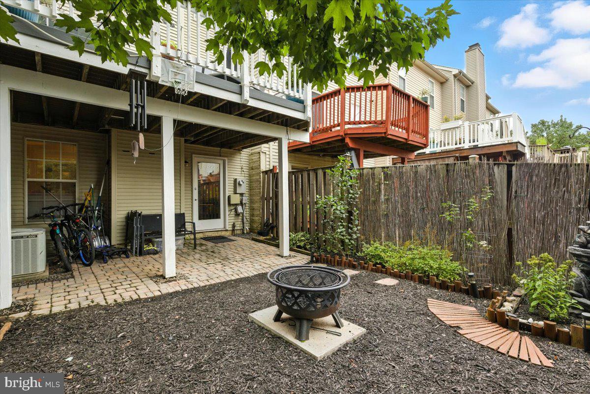 ASHBURN VILLAGE - Residential