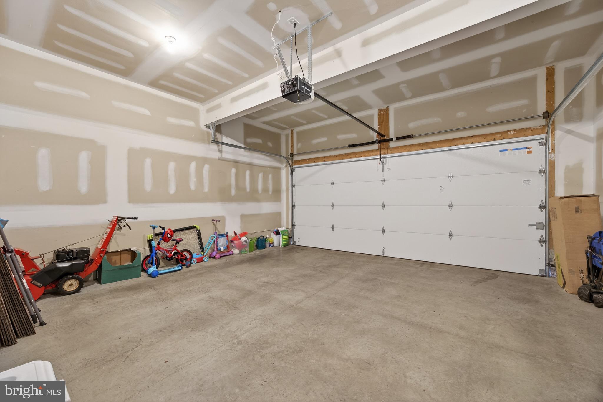 HAMPTON HEIGHTS - Residential