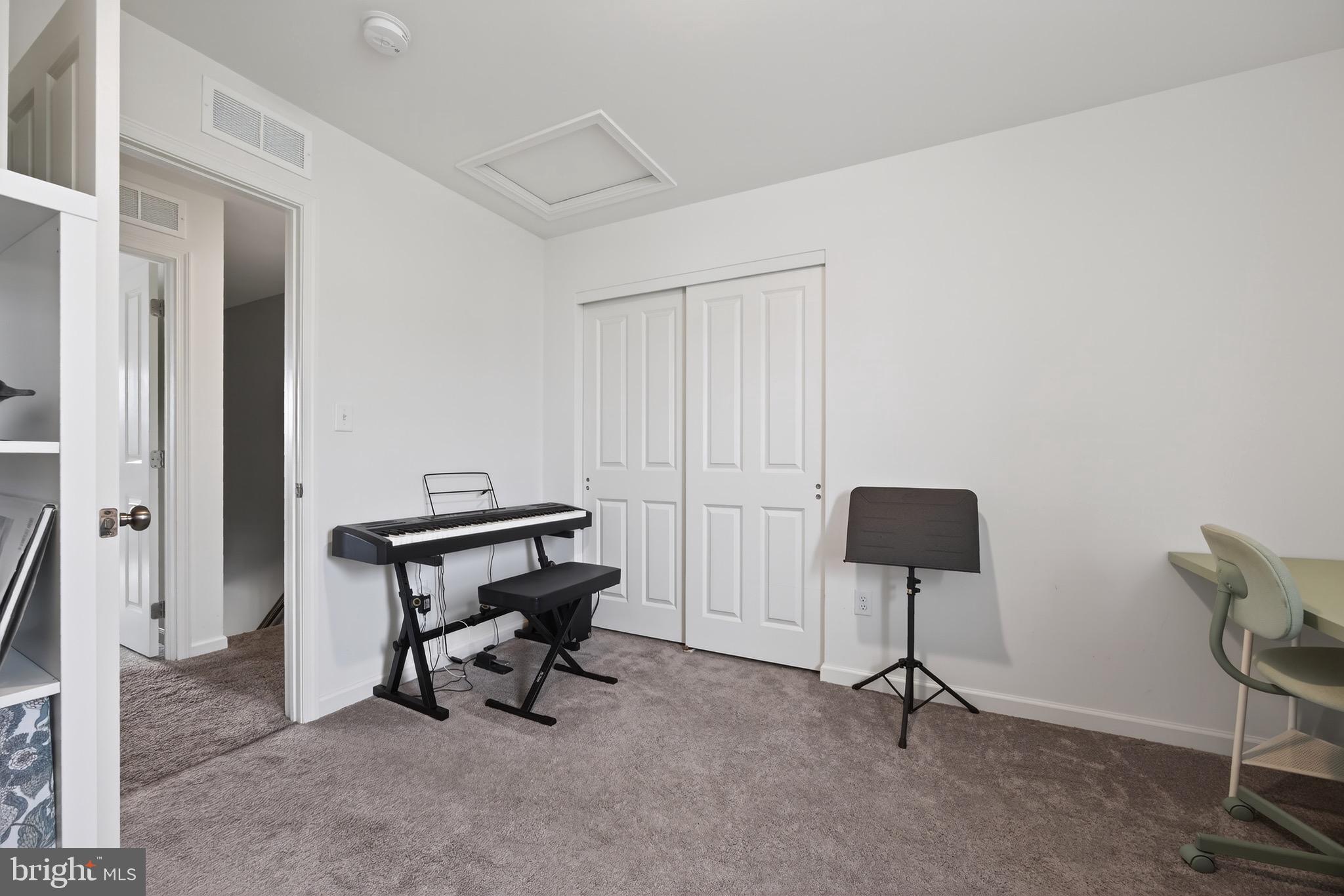 HAMPTON HEIGHTS - Residential