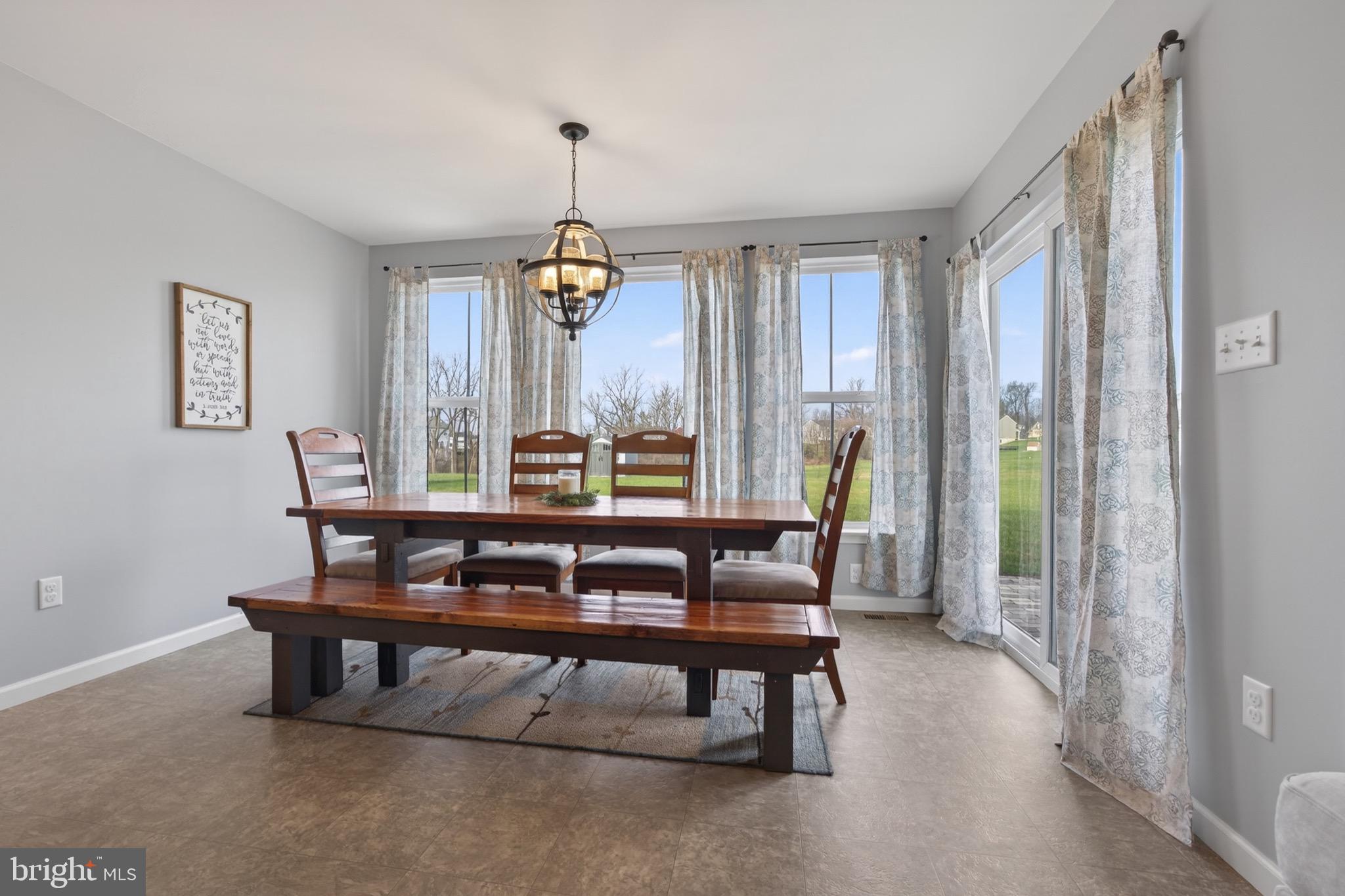 HAMPTON HEIGHTS - Residential