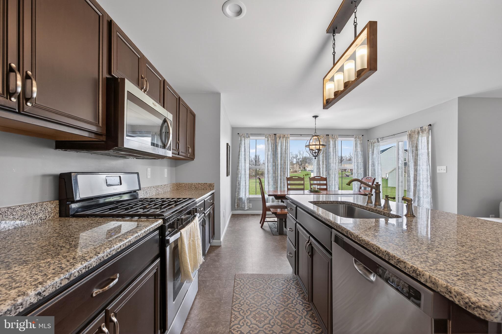 HAMPTON HEIGHTS - Residential