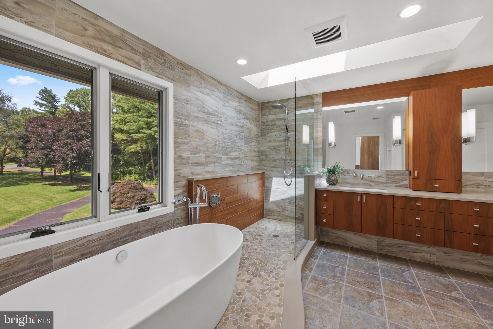 CRAB CREEK - Residential