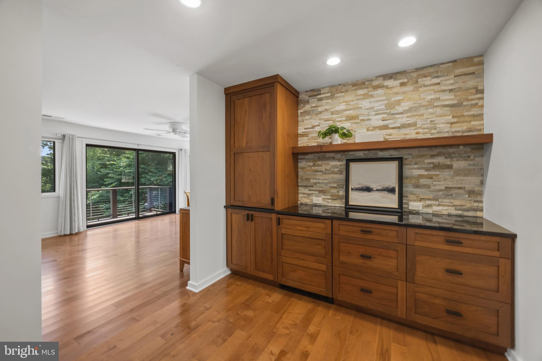 CRAB CREEK - Residential