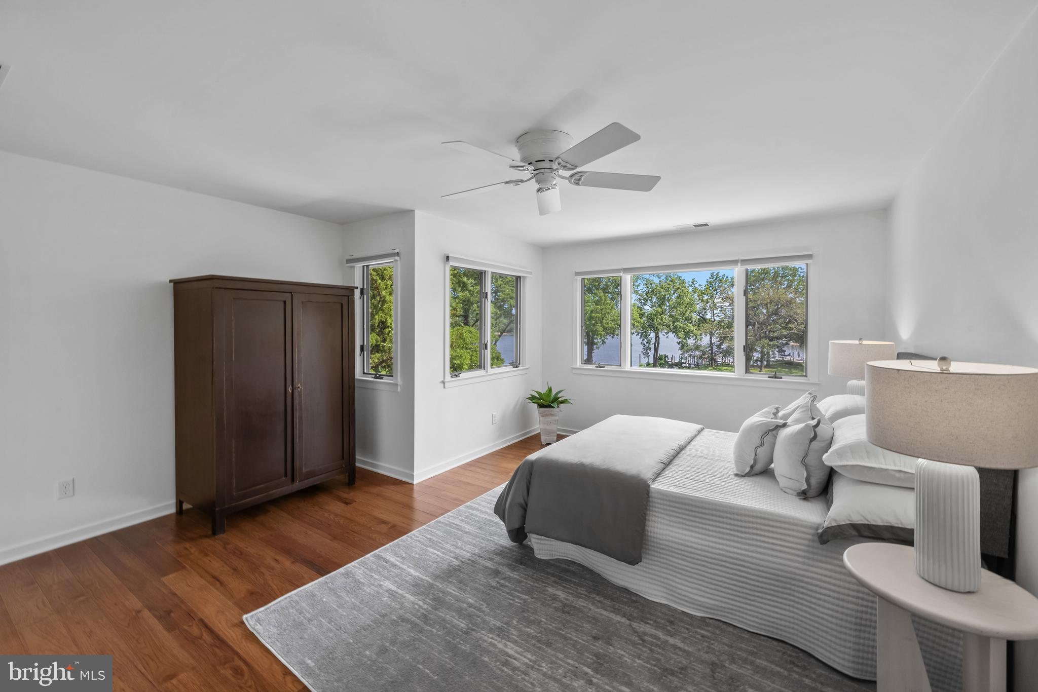 CRAB CREEK - Residential