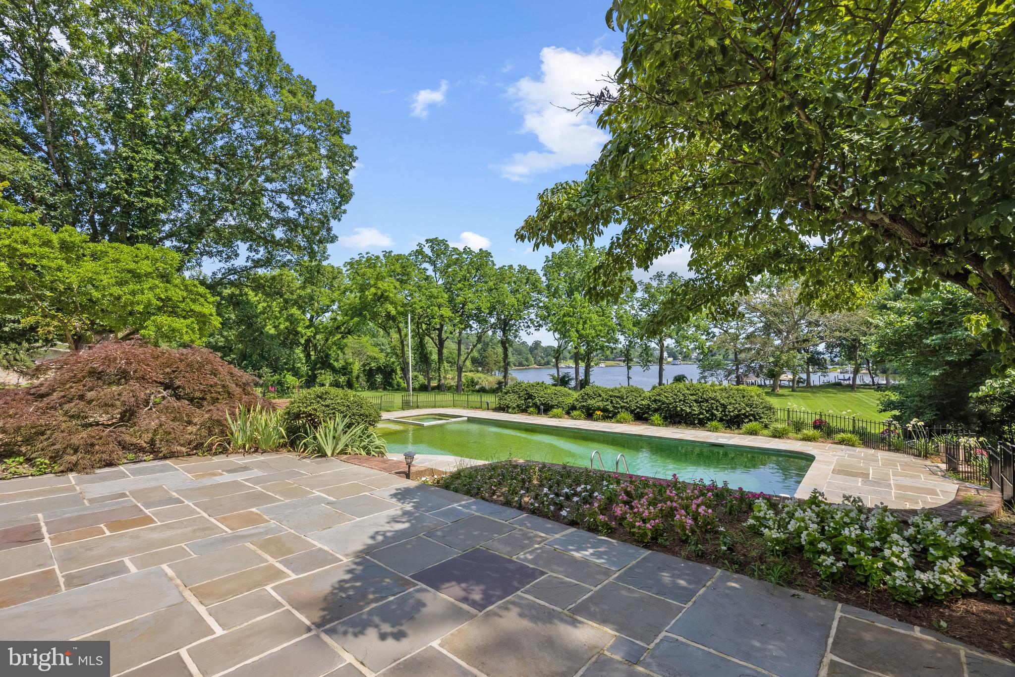 CRAB CREEK - Residential