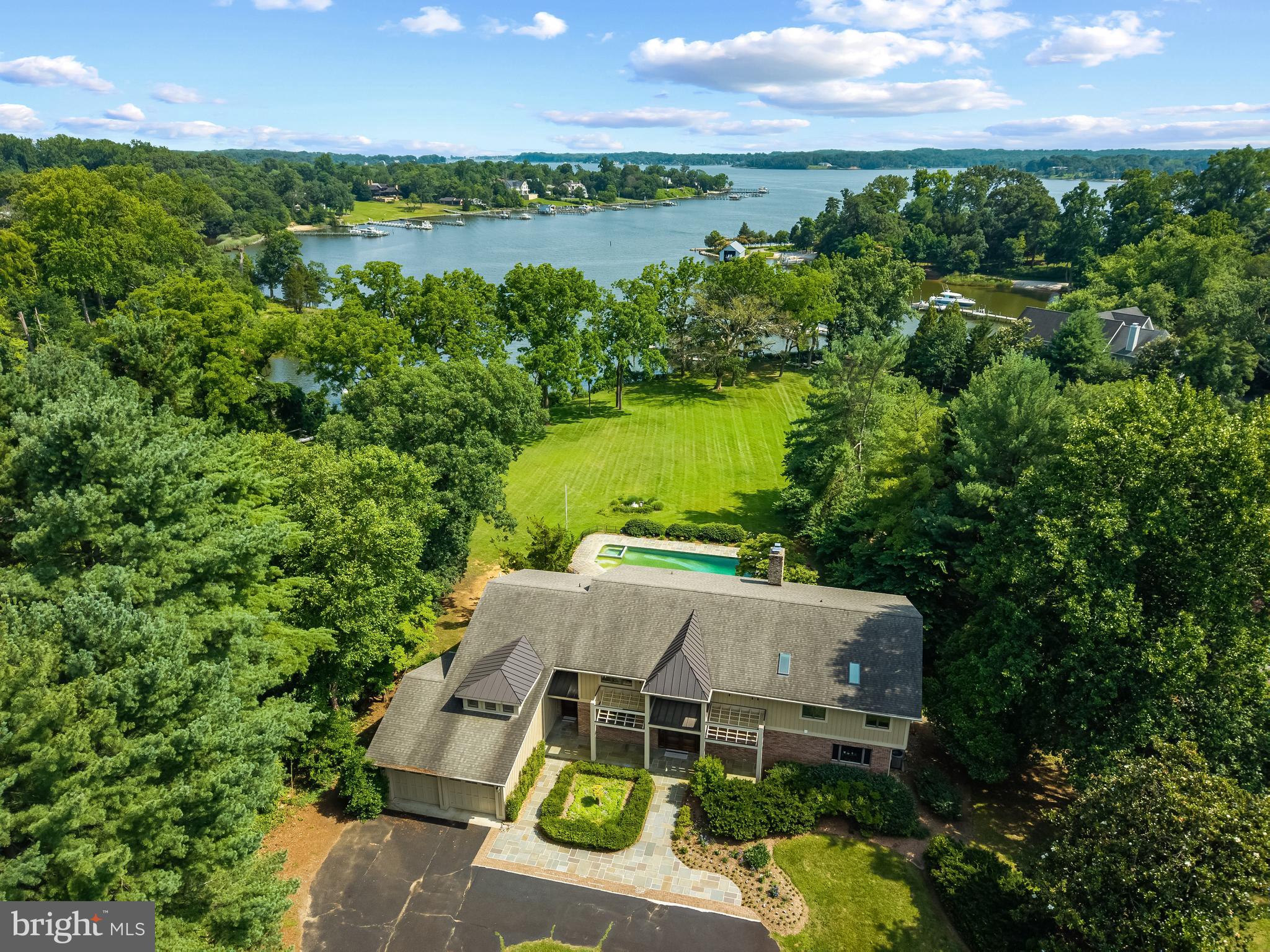 CRAB CREEK - Residential