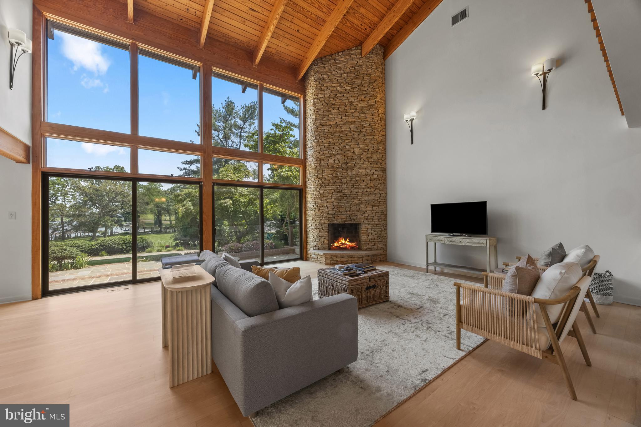 CRAB CREEK - Residential