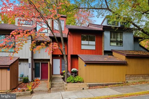 11933 ESCALANTE COURT RESTON VA 20191