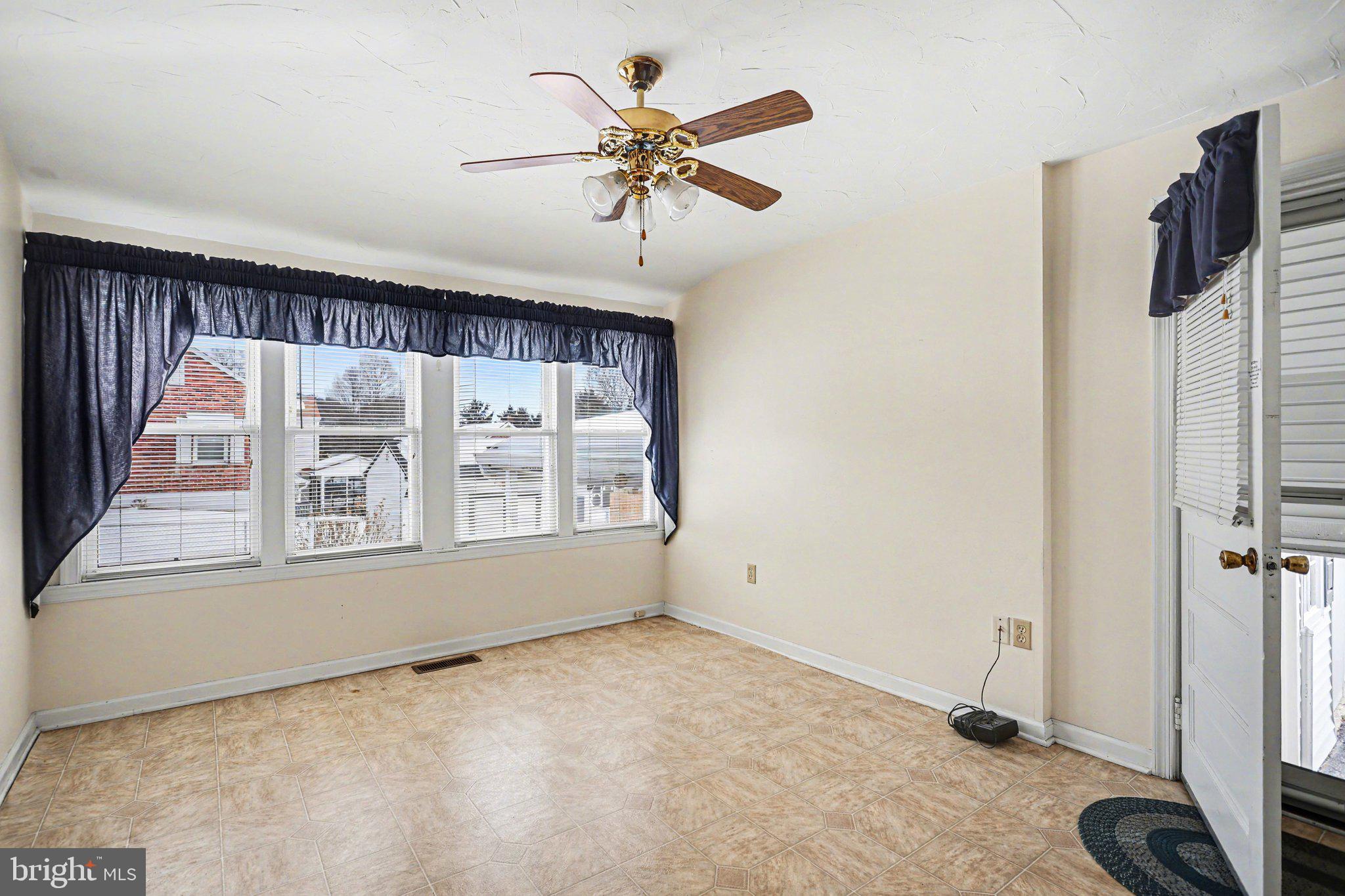 WINDSOR - Residential