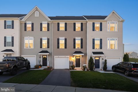 26 QUEBEC COURT FALLING WATERS WV 25419