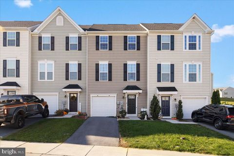 26 QUEBEC COURT FALLING WATERS WV 25419