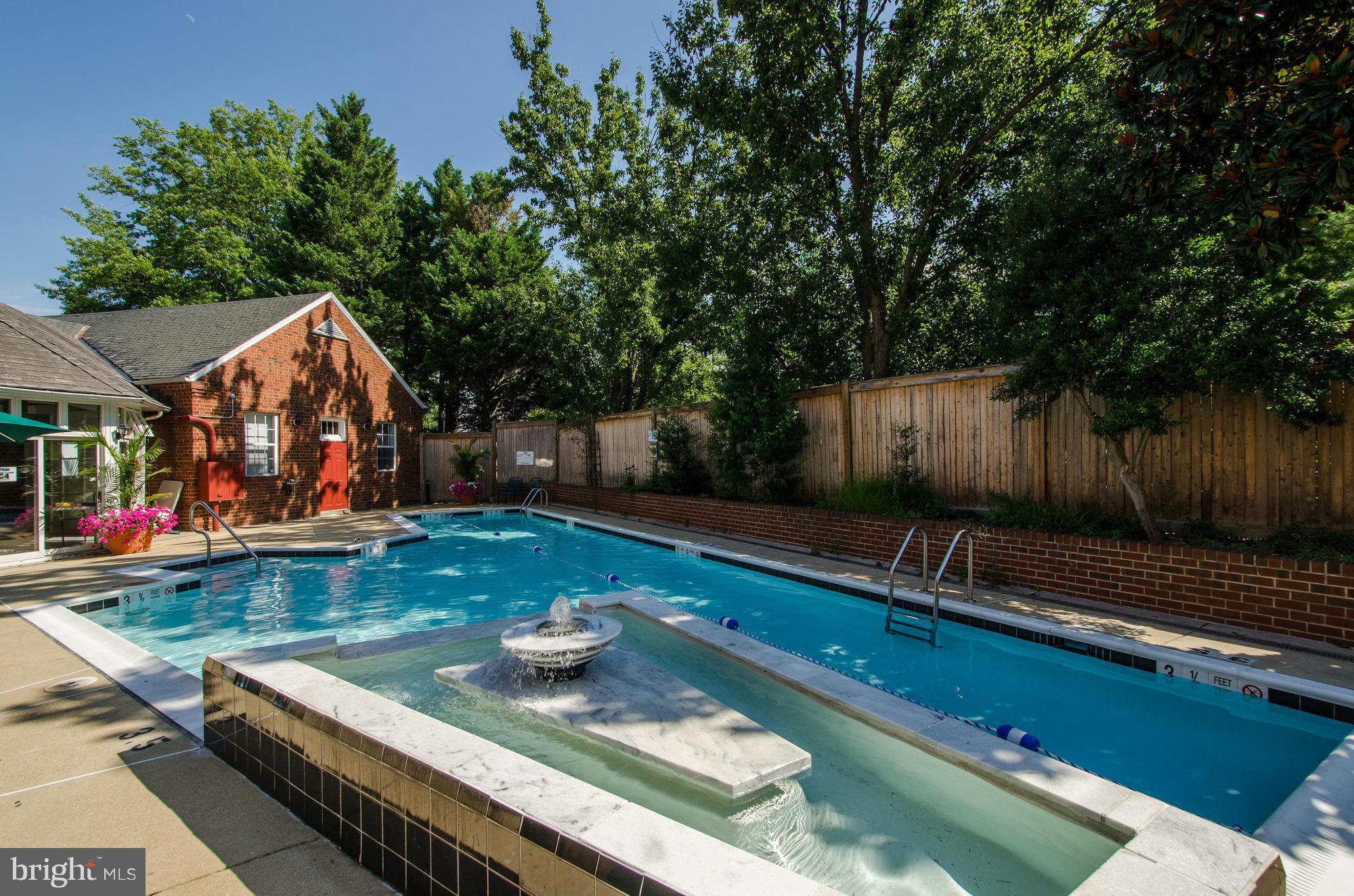 POTOWMACK CROSSING - Residential