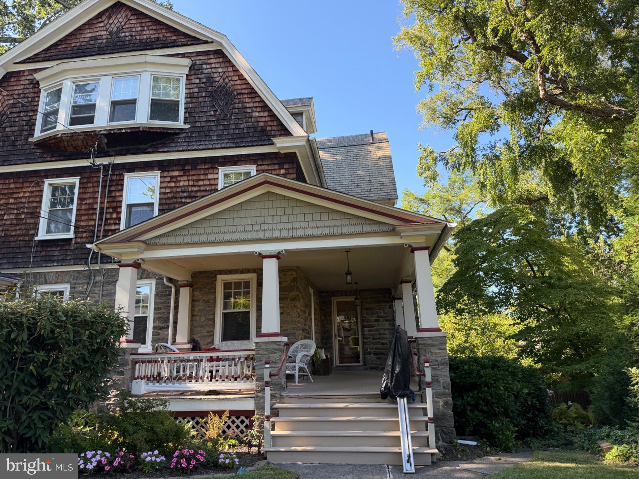 223 SUMMIT AVENUE