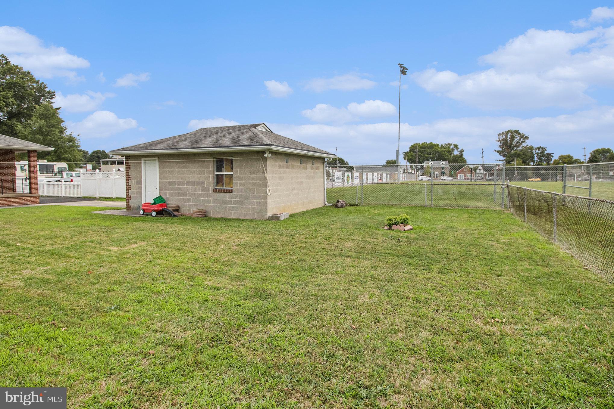 MILMONT PARK - Residential