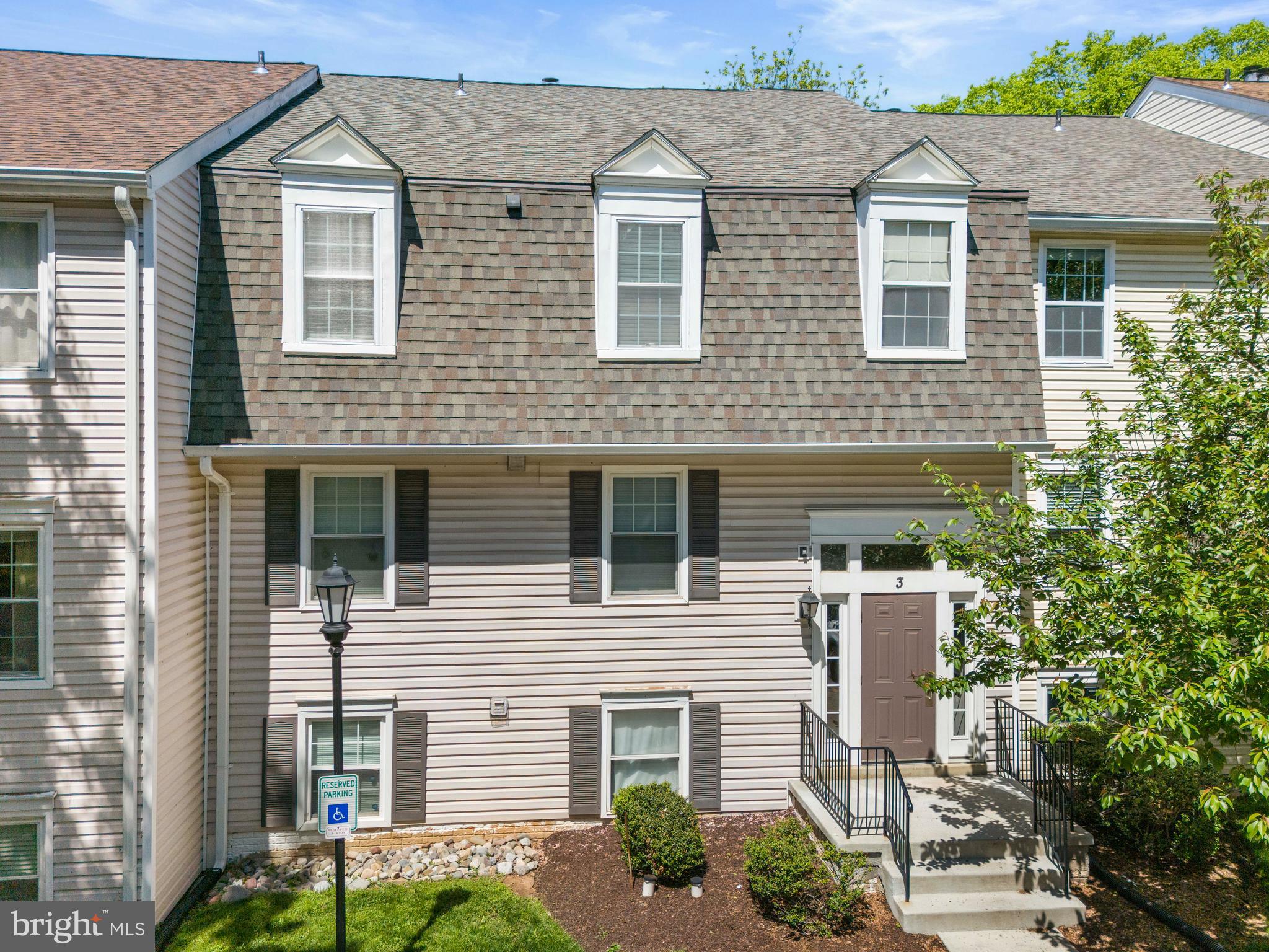 3 PICKERING COURT 202