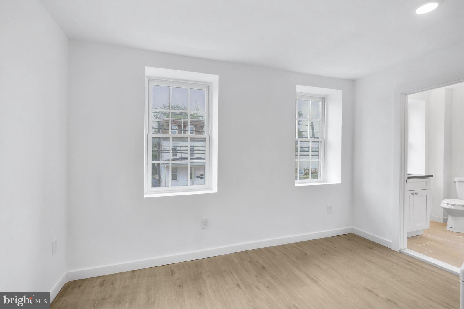 ROXBOROUGH - Residential Lease