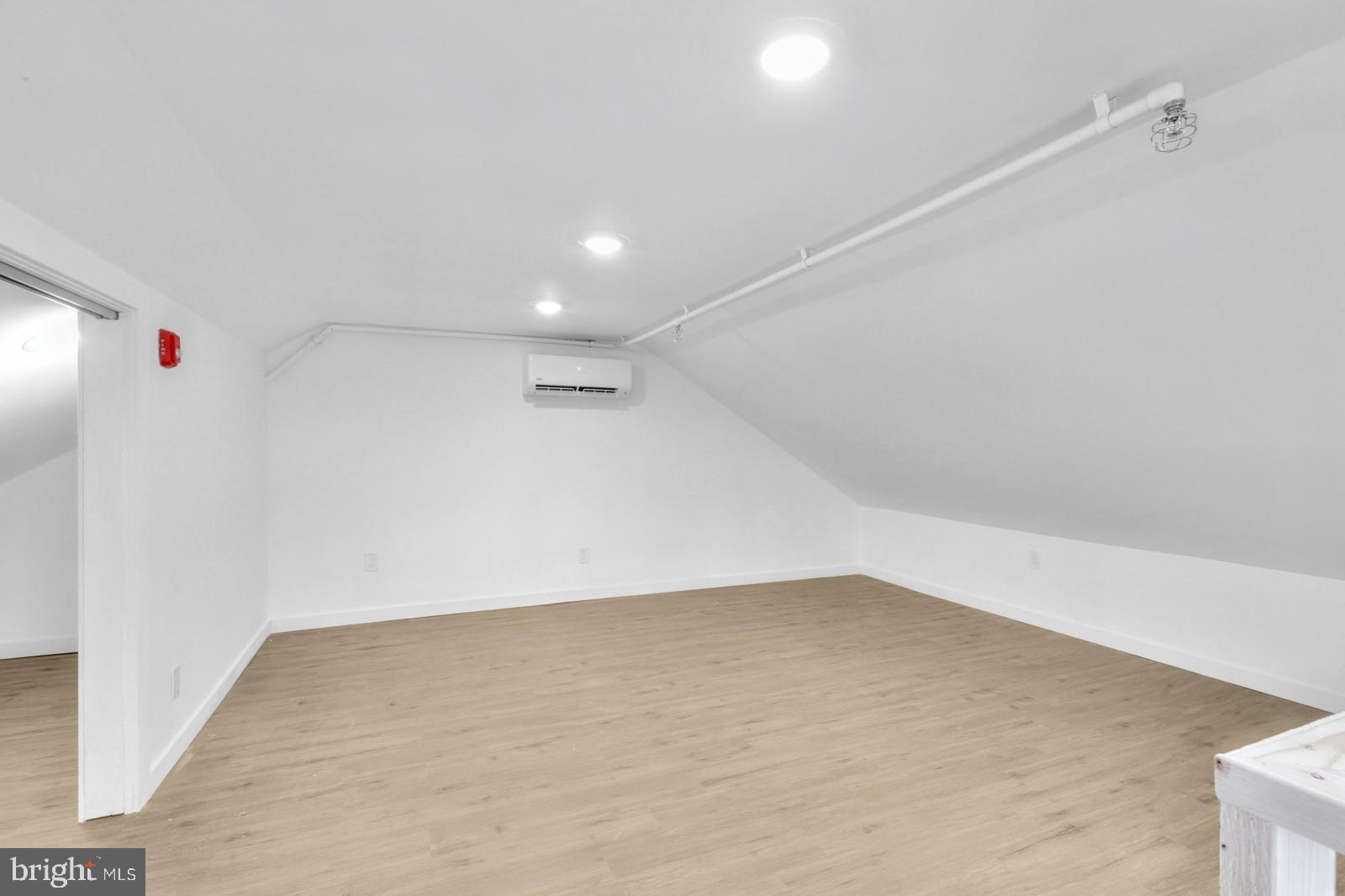 ROXBOROUGH - Residential Lease