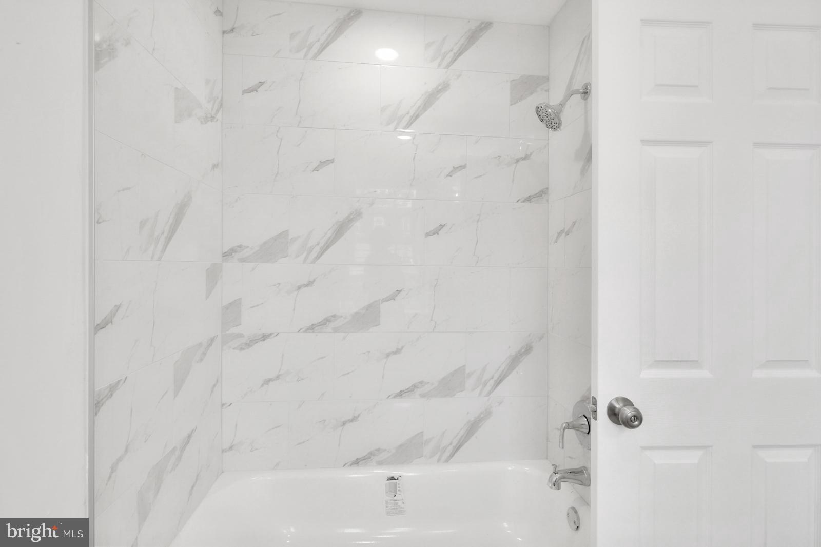 ROXBOROUGH - Residential Lease