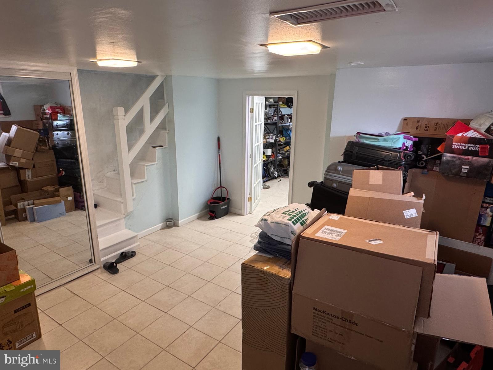 MARSHALL TERRACE - Residential Lease