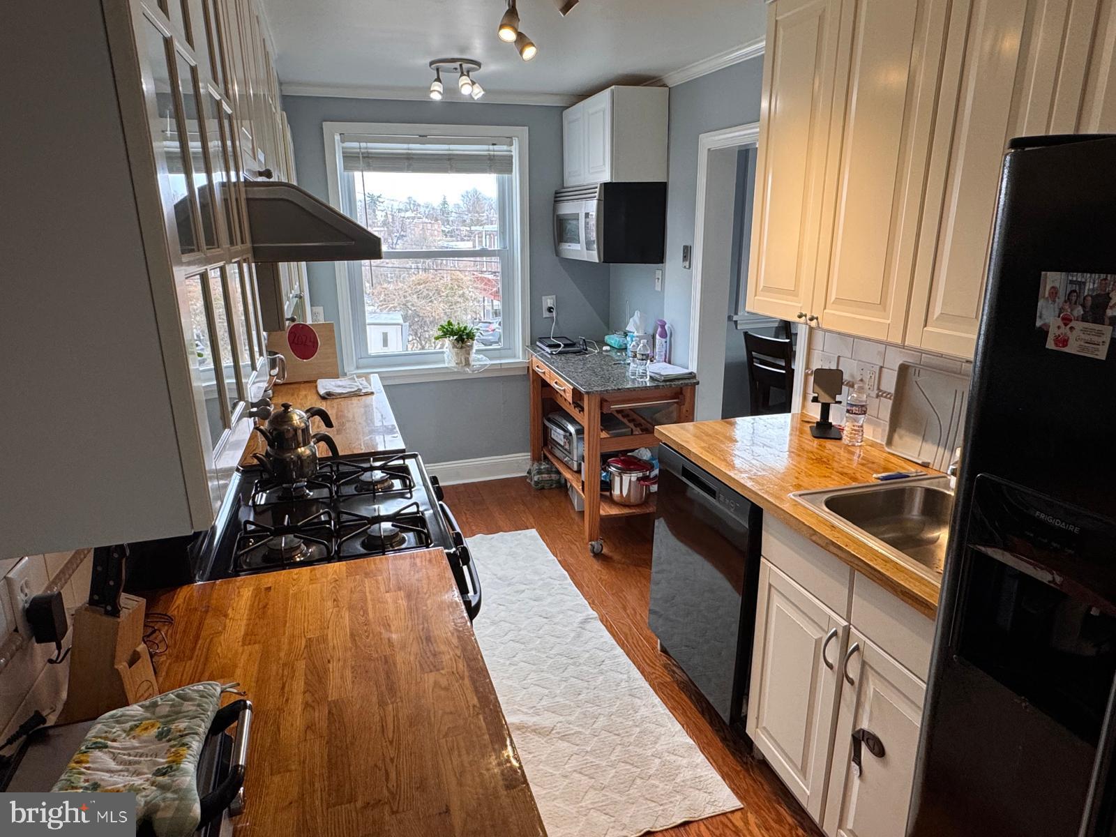 MARSHALL TERRACE - Residential Lease