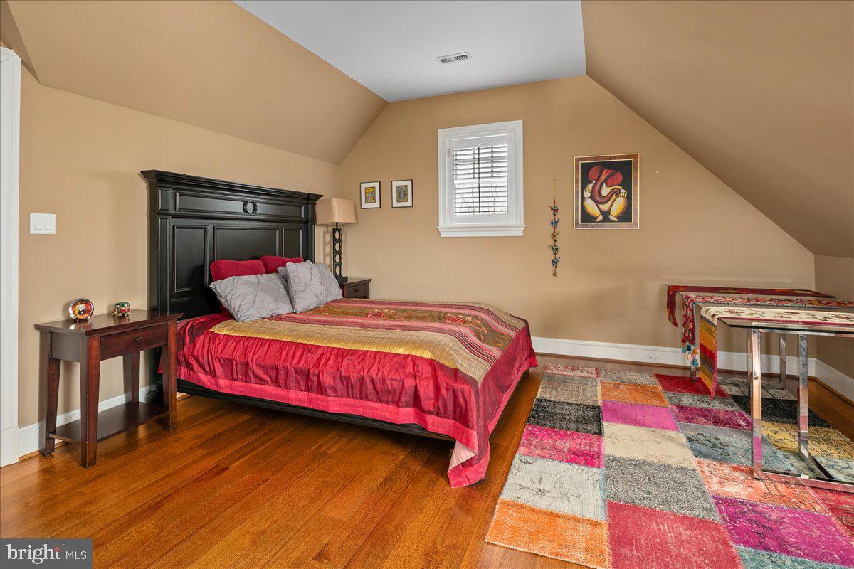 COUNTRY CLUB HILLS - Residential