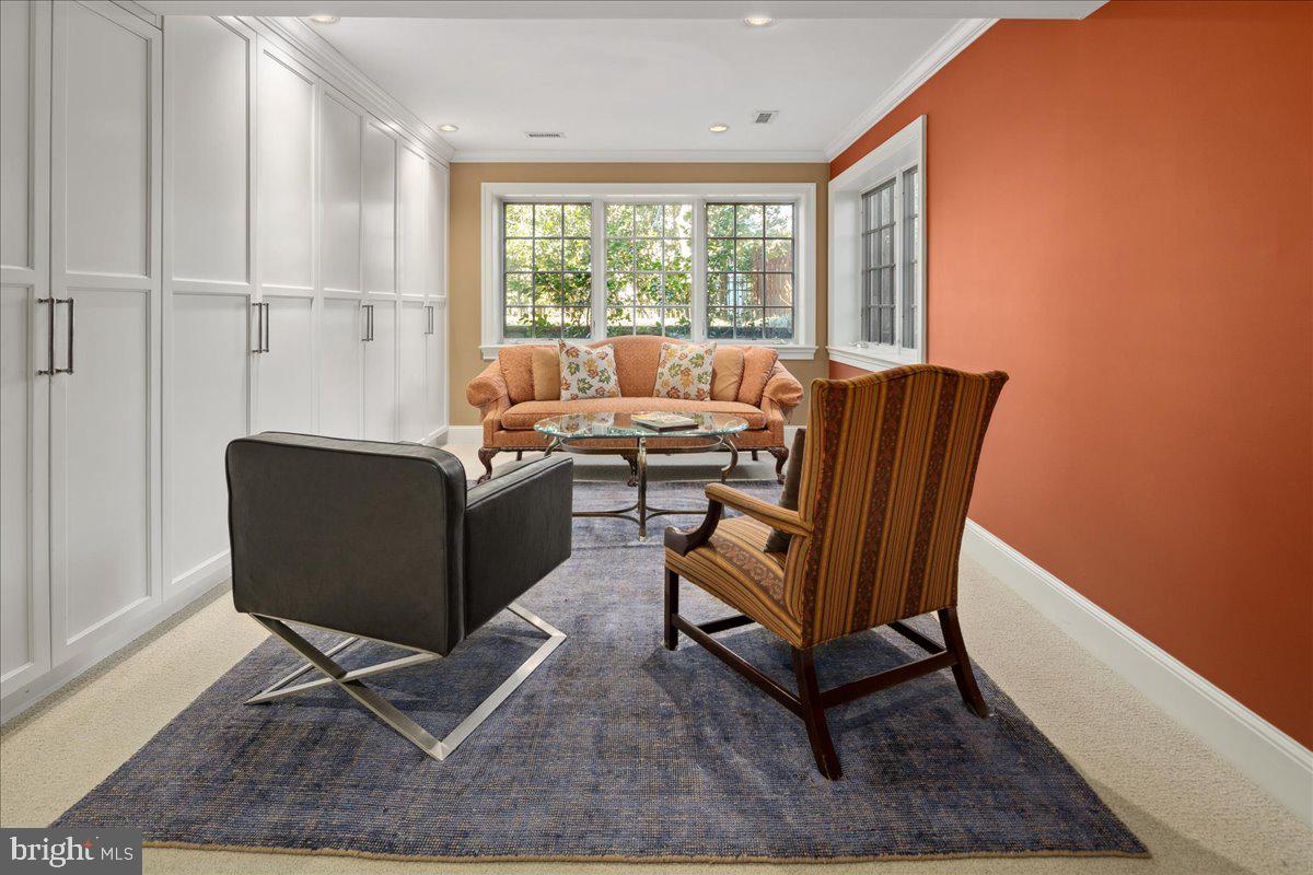 COUNTRY CLUB HILLS - Residential